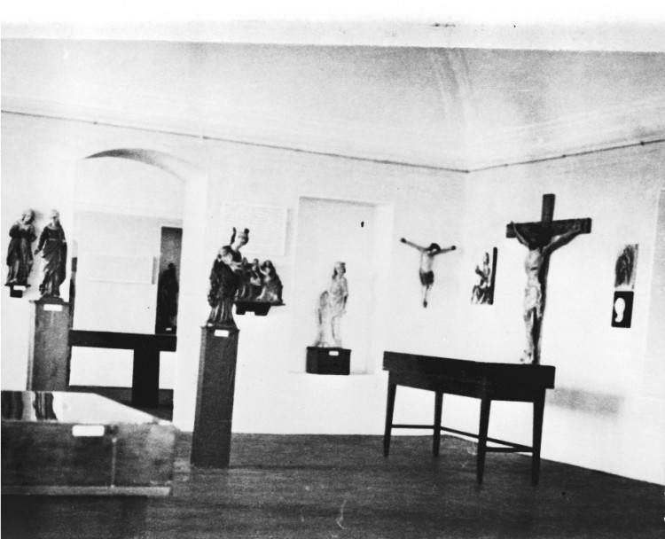 1952, první expozice muzea - umělecké sbírky.