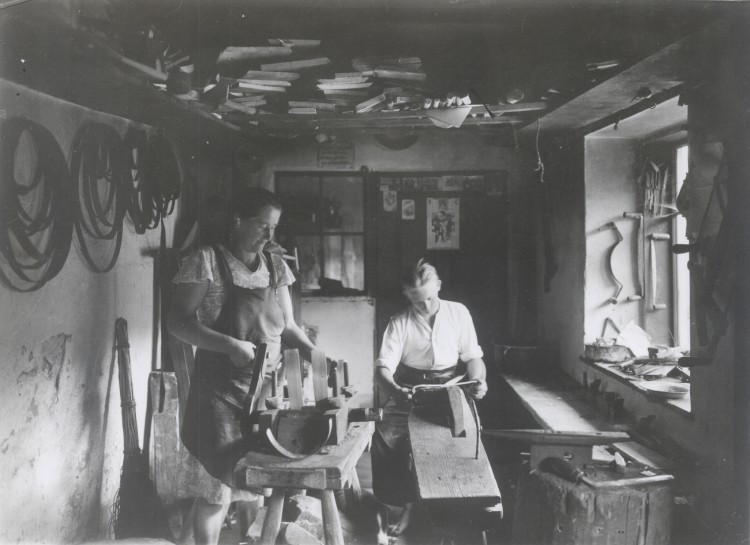 Domácí výroba sít na Šumavě, 30. léta 20. století.